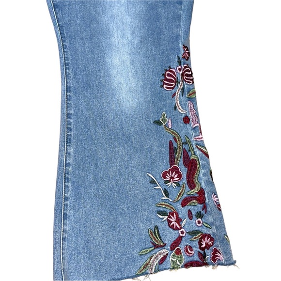 ROMWE Blue Flare Jeans with Floral Embroidery Size 4X *RUN SMALLER - Picture 5 of 11